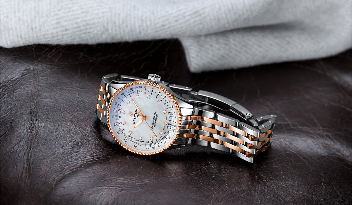 Navitimer-1-Automatic-35-bicolor-RVB.jpg